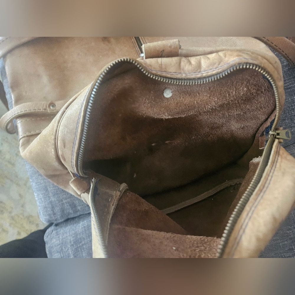 Vintage Light Tan Full Grain Leather Duffle Travel Bag. Unisex. - Picture 6 of 16